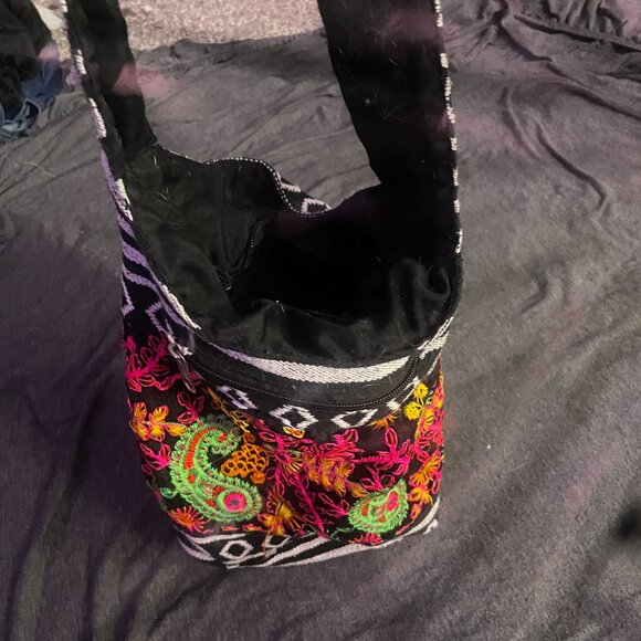 Embordered Bag - Picture 5 of 5